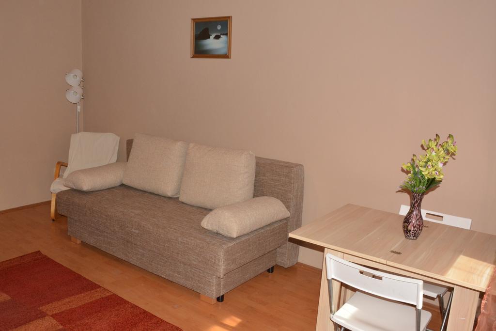 Poetyi Flat Appartement Boedapest Buitenkant foto